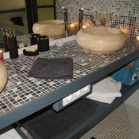 Les Murmures Du Lignon 別荘